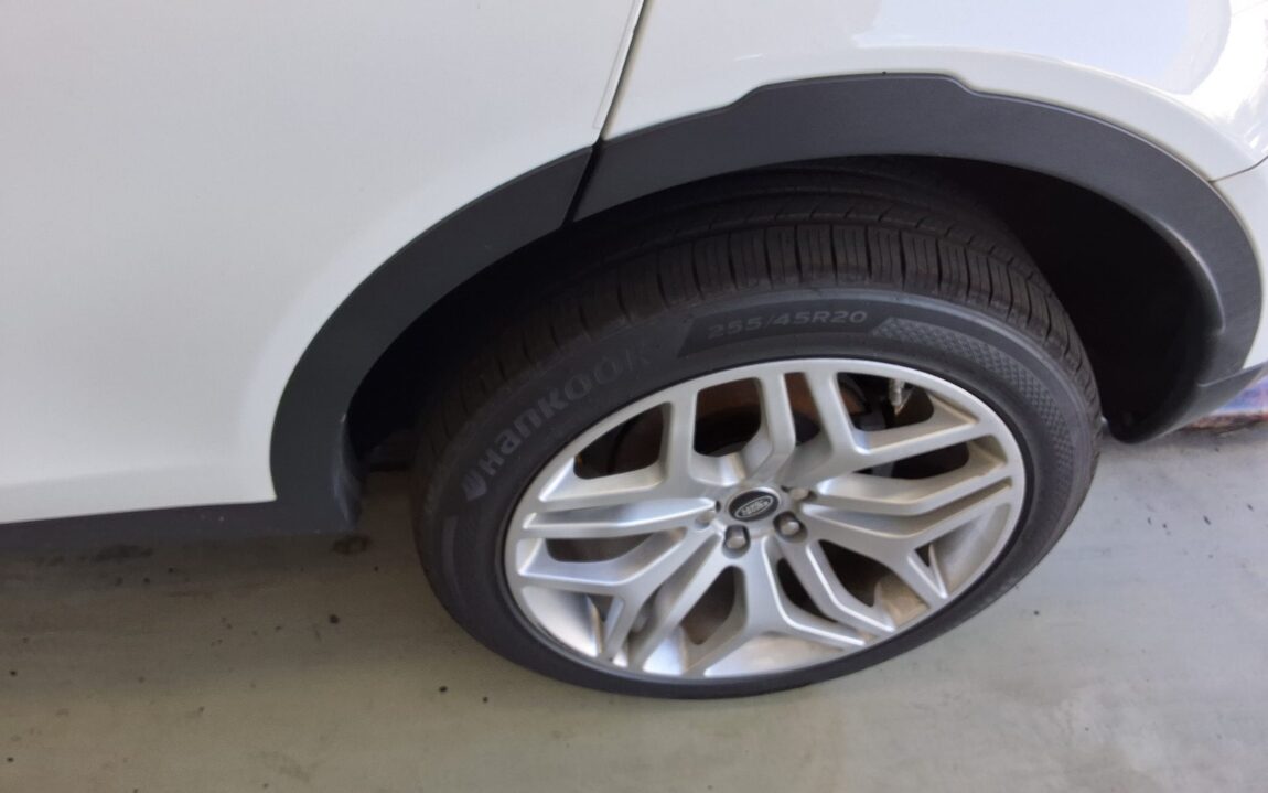 LAND ROVER DISCOVERY SPORT 2.0 TD4 SE (150PS) 2019 - zdjęcie 16
