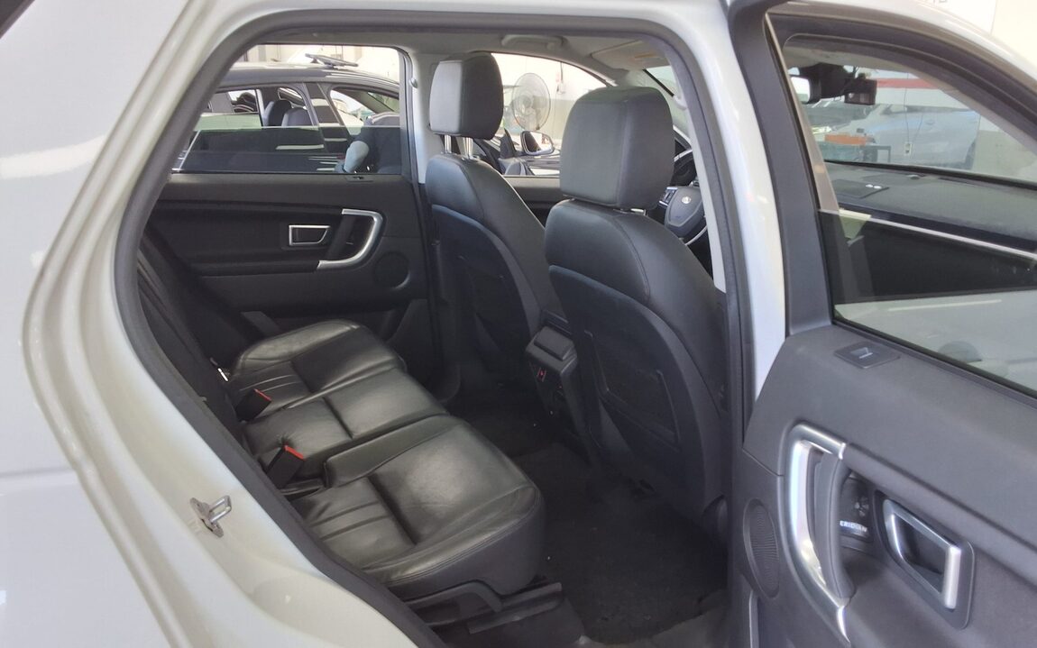 LAND ROVER DISCOVERY SPORT 2.0 TD4 SE (150PS) 2019 - zdjęcie 5
