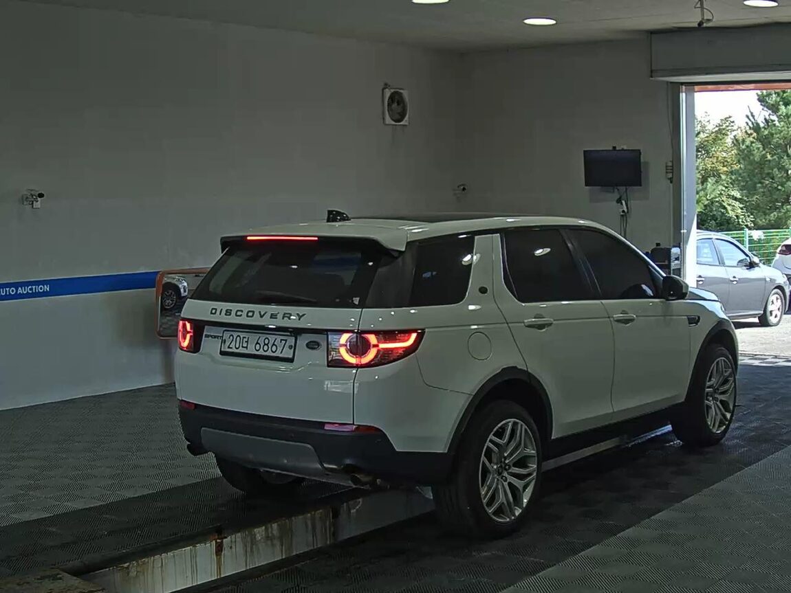 LAND ROVER DISCOVERY SPORT 2.0 TD4 SE (150PS) 2019 - zdjęcie 23