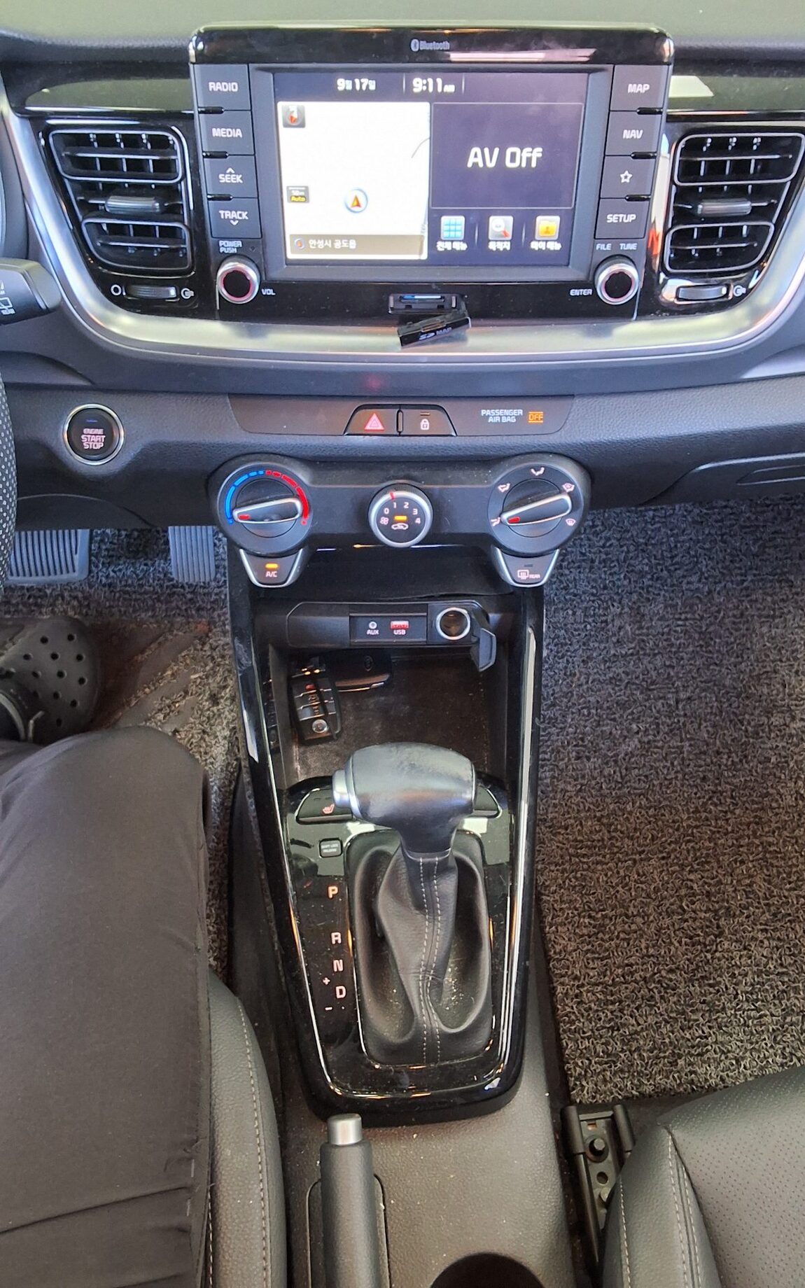 KIA STONIC 1.4 GASOLINE TRENDY 2018 - zdjęcie 18