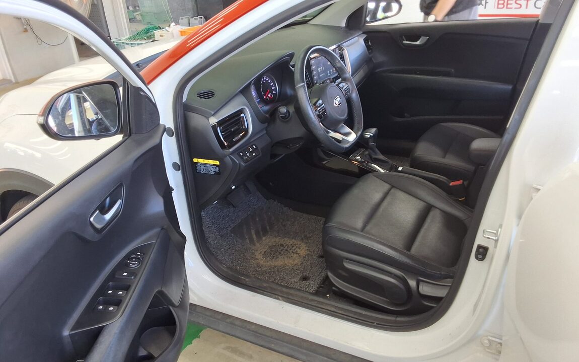 KIA STONIC 1.4 GASOLINE TRENDY 2018 - zdjęcie 10