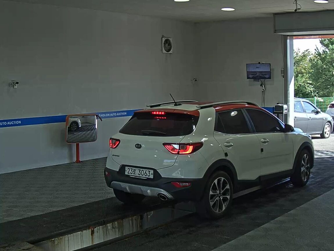 KIA STONIC 1.4 GASOLINE TRENDY 2018 - zdjęcie 5