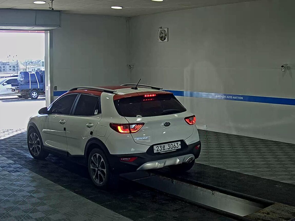 KIA STONIC 1.4 GASOLINE TRENDY 2018 - zdjęcie 6