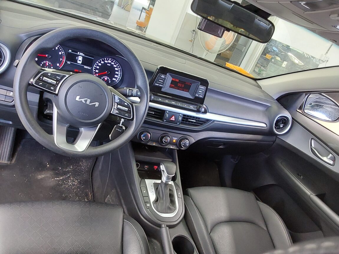KIA THE NEW K3 1.6 GASOLINE TRENDY 2023 - zdjęcie 11