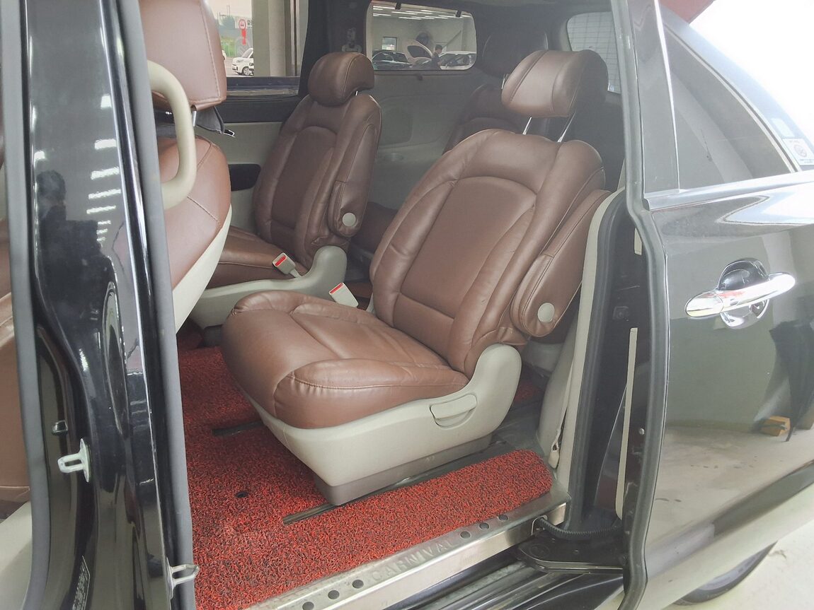 KIA ALL NEW CARNIVAL 9-SEATER DIESEL PRESTIGE 2015 - zdjęcie 12