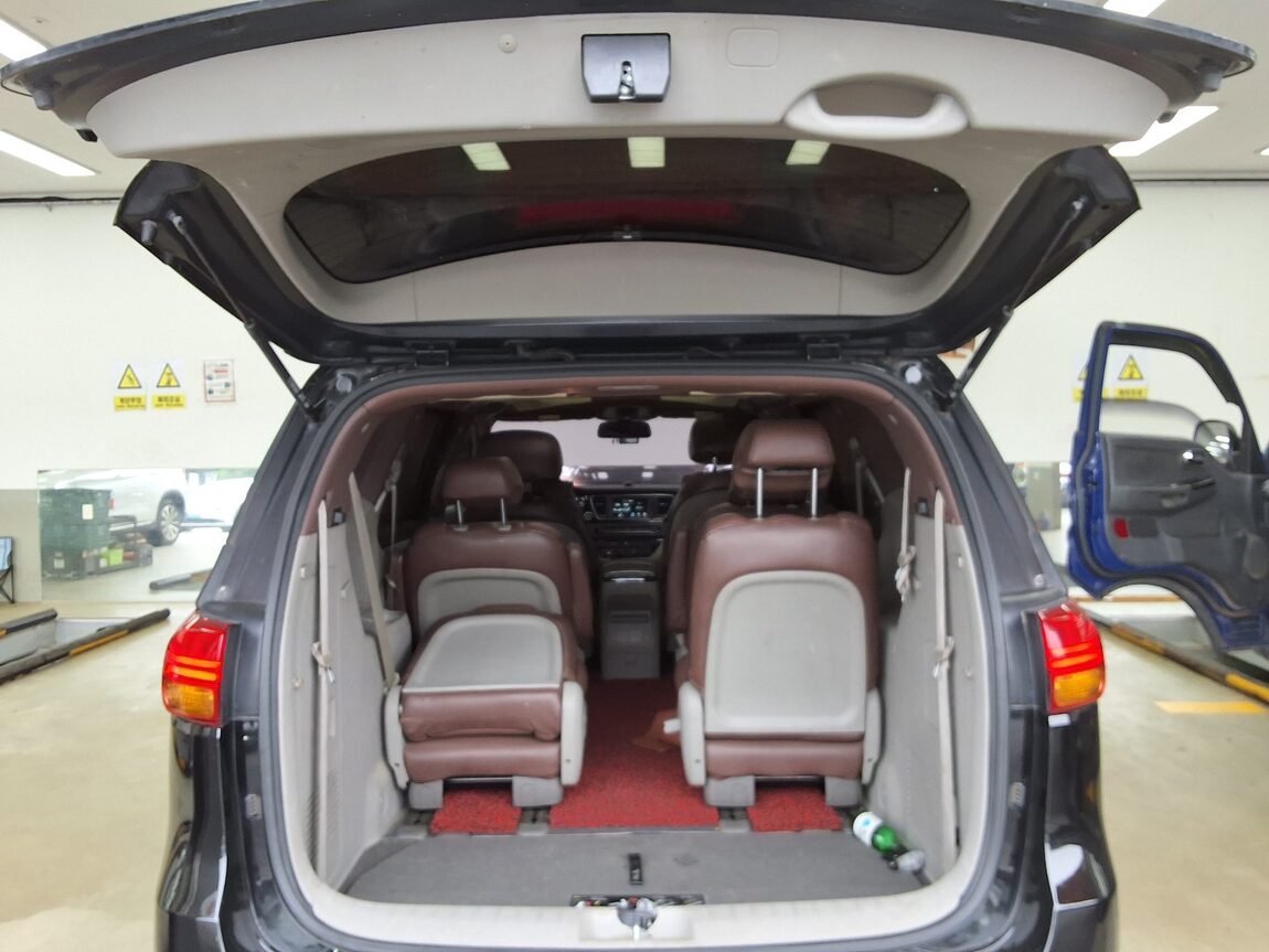 KIA ALL NEW CARNIVAL 9-SEATER DIESEL PRESTIGE 2015 - zdjęcie 15