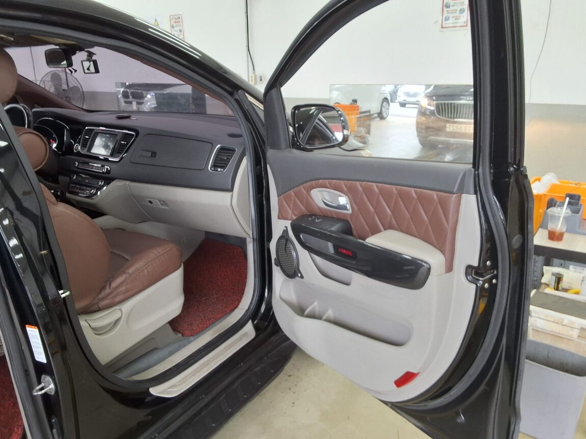 KIA ALL NEW CARNIVAL 9-SEATER DIESEL PRESTIGE 2015 - zdjęcie 14
