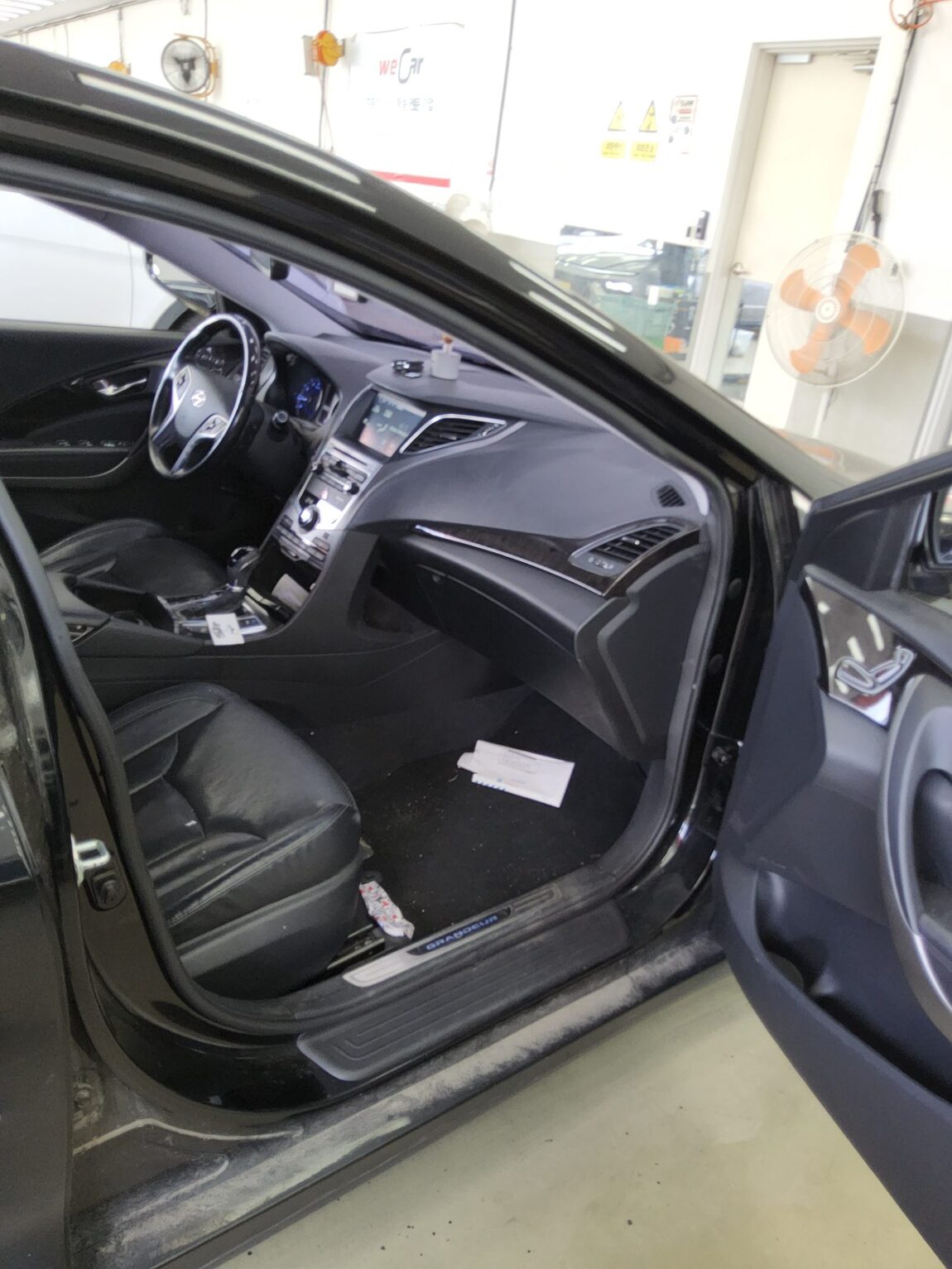 HYUNDAI GRANDEUR HG HG 240 MODERN 2015 - zdjęcie 14