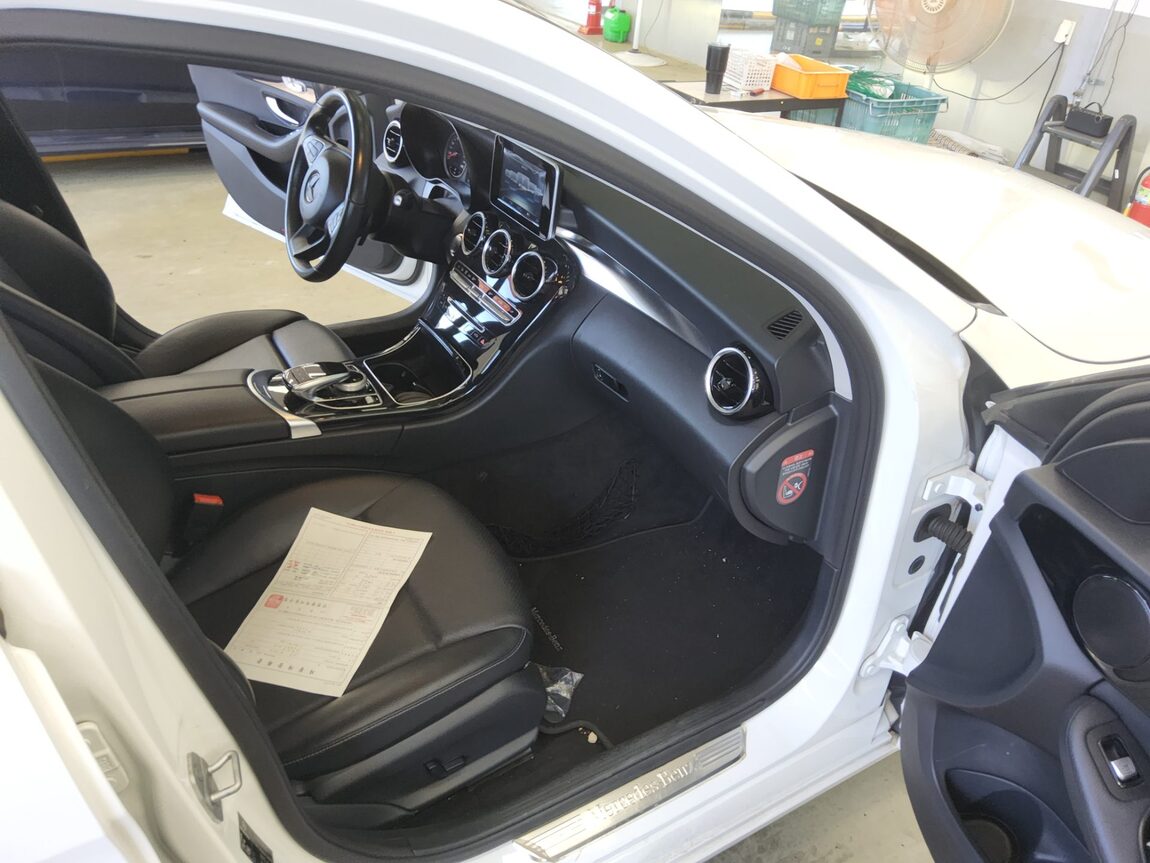 MERCEDES-BENZ C-CLASS (4TH GEN) C200 d 2016 - zdjęcie 14