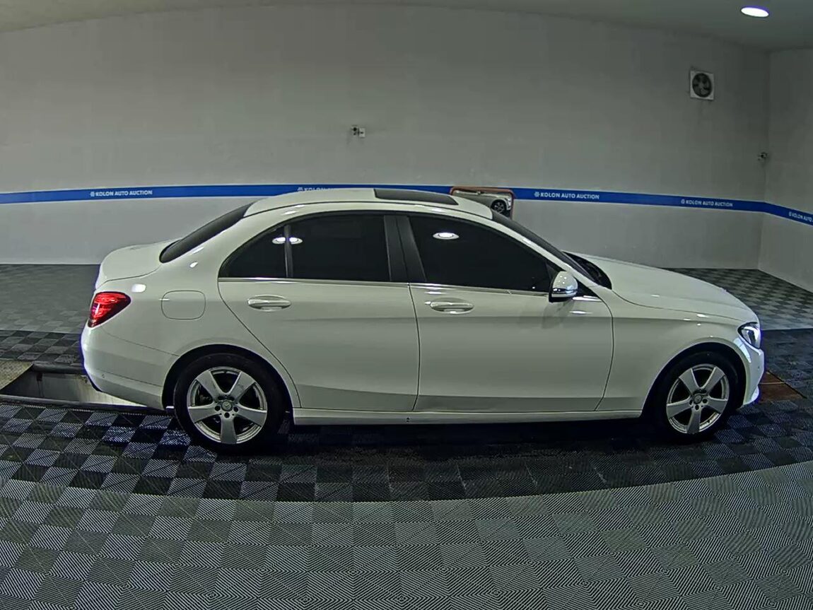 MERCEDES-BENZ C-CLASS (4TH GEN) C200 d 2016 - zdjęcie 4