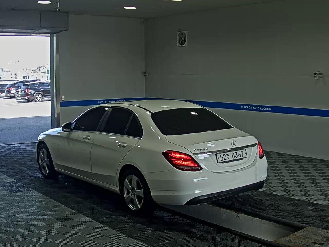 MERCEDES-BENZ C-CLASS (4TH GEN) C200 d 2016 - zdjęcie 6