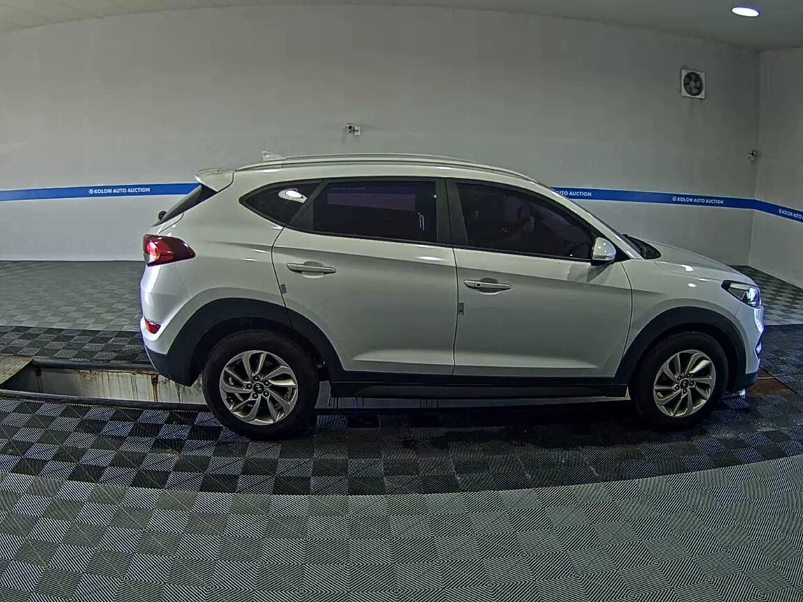 HYUNDAI ALL NEW TUCSON DIESEL 1.7 2WD MODERN 2017 - zdjęcie 4
