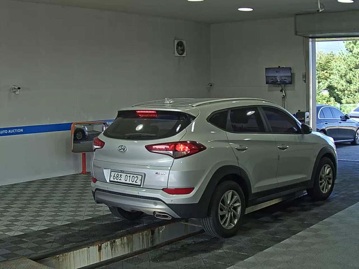 HYUNDAI ALL NEW TUCSON DIESEL 1.7 2WD MODERN 2017 - zdjęcie 5