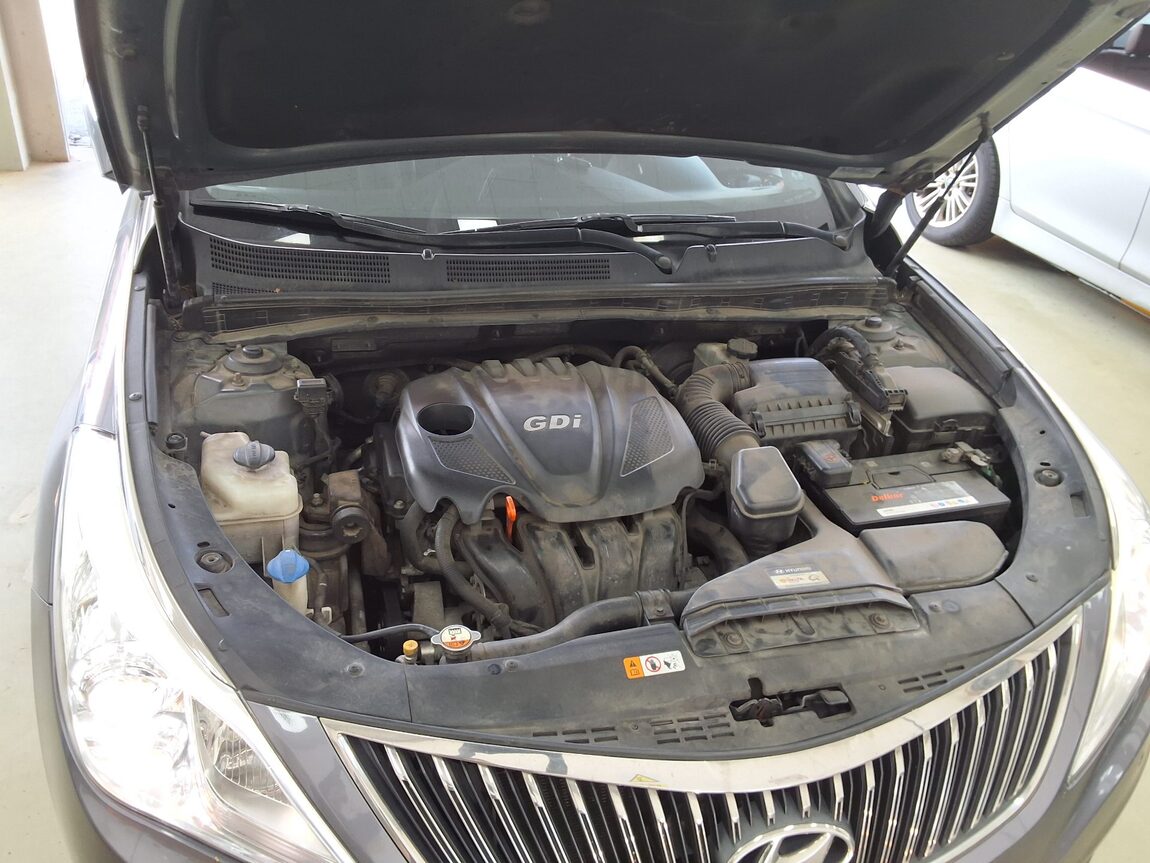 HYUNDAI GRANDEUR HG HG 240 MODERN 2013 - zdjęcie 18
