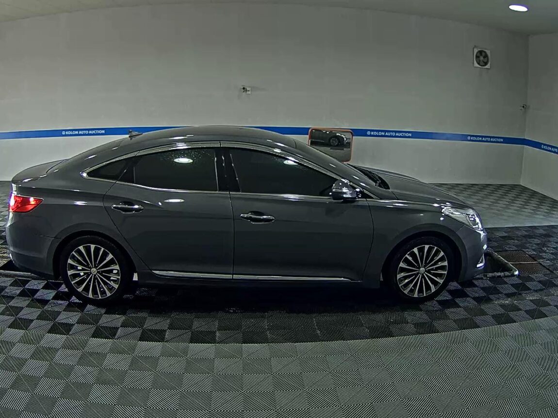 HYUNDAI GRANDEUR HG HG 240 MODERN 2013 - zdjęcie 4