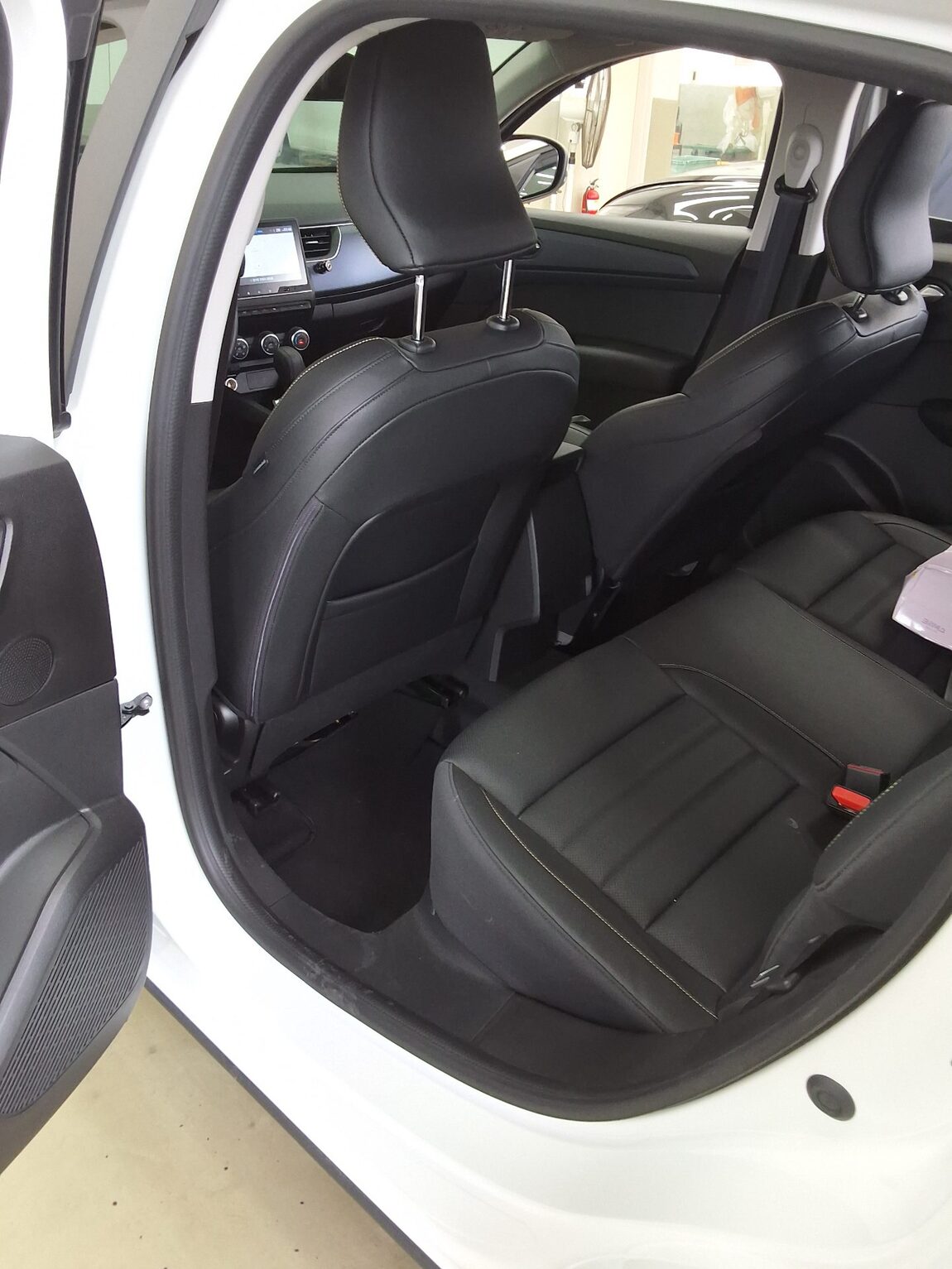 RENAULT (SAMSUNG) XM3 1.6 GTe LE 2024 - zdjęcie 12