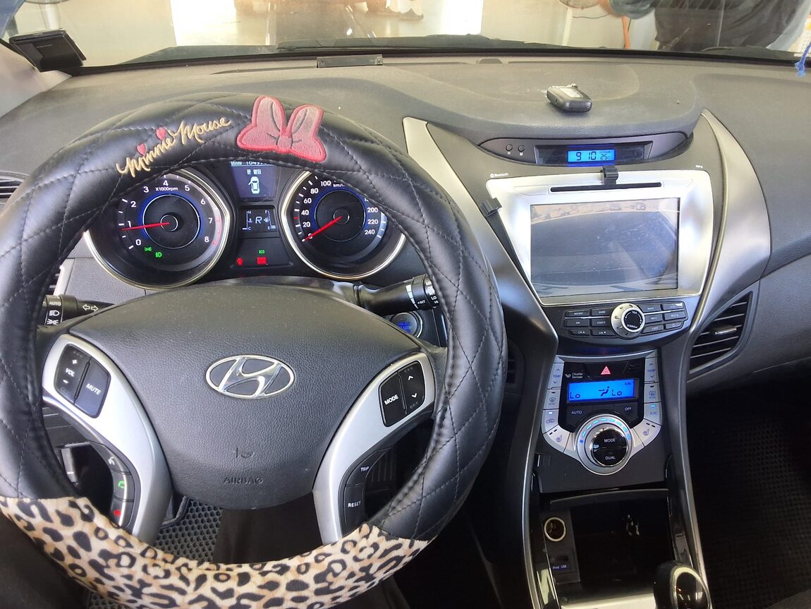 HYUNDAI AVANTE MD M16 GDi PREMIER 2011 - zdjęcie 19