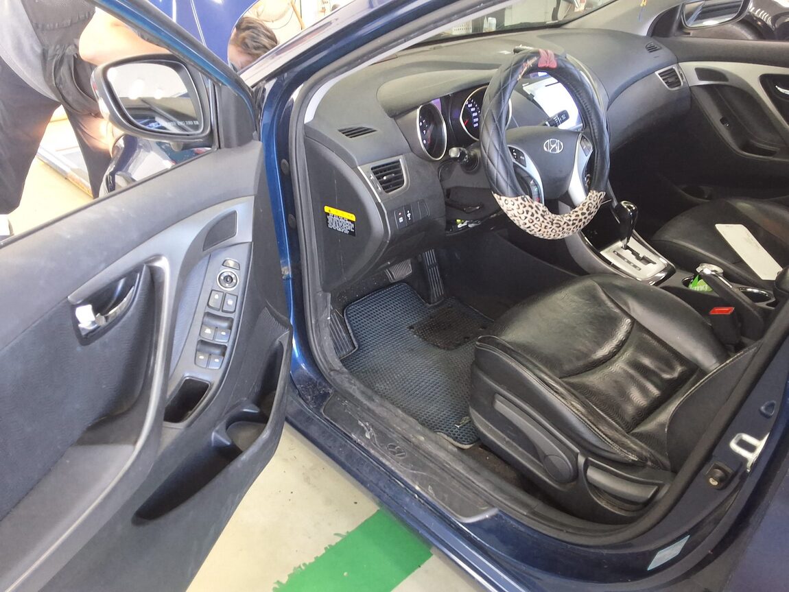 HYUNDAI AVANTE MD M16 GDi PREMIER 2011 - zdjęcie 11