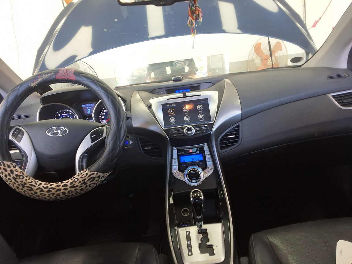 HYUNDAI AVANTE MD M16 GDi PREMIER 2011 - zdjęcie 12
