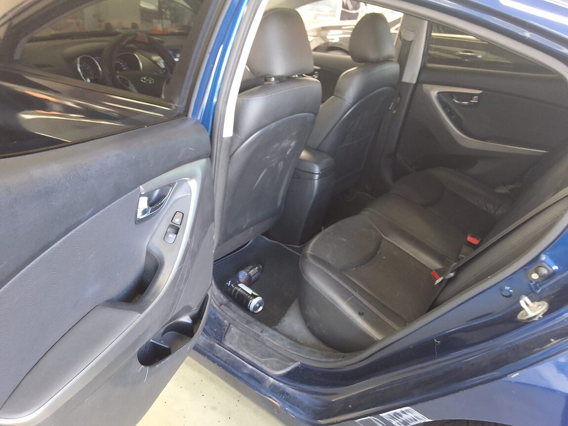 HYUNDAI AVANTE MD M16 GDi PREMIER 2011 - zdjęcie 13