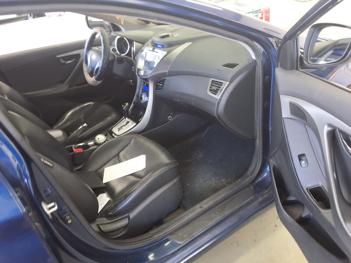HYUNDAI AVANTE MD M16 GDi PREMIER 2011 - zdjęcie 15
