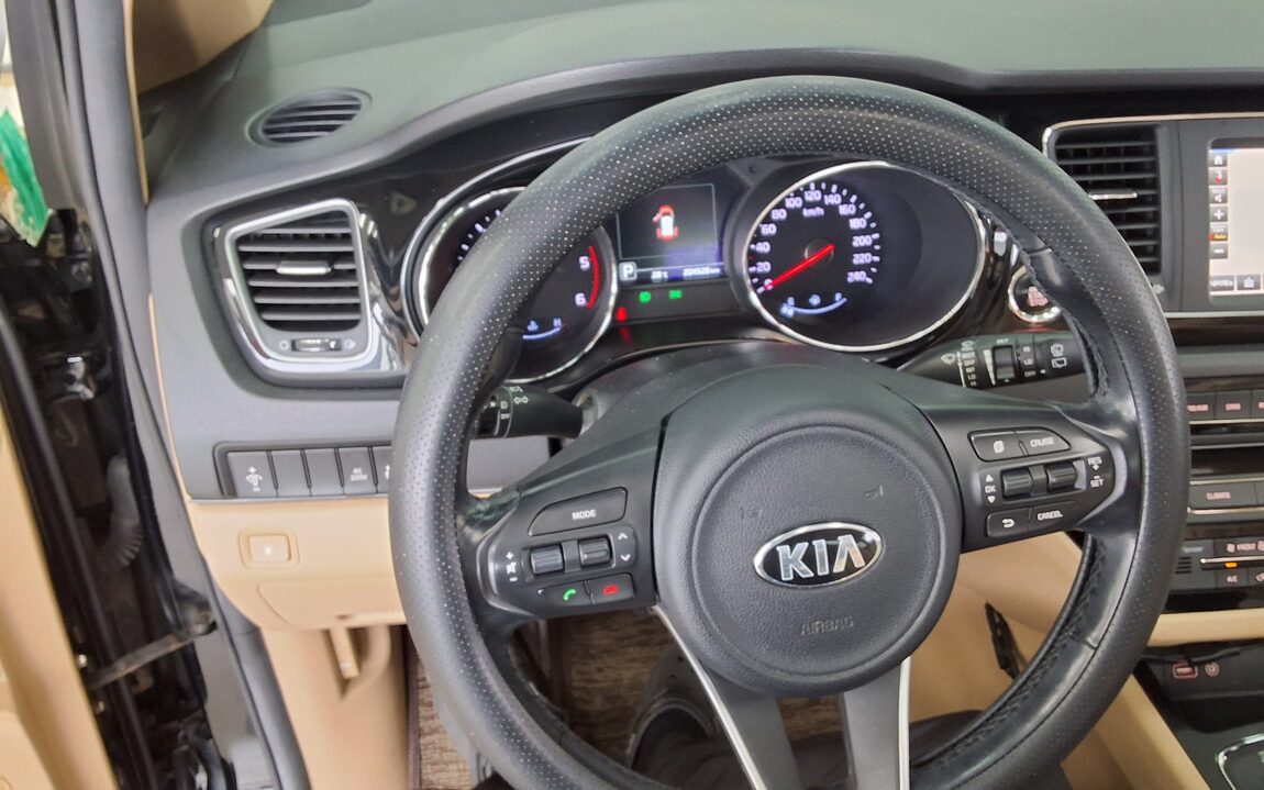 KIA ALL NEW CARNIVAL 9-SEATER DIESEL NOBLESSE 2017 - zdjęcie 17