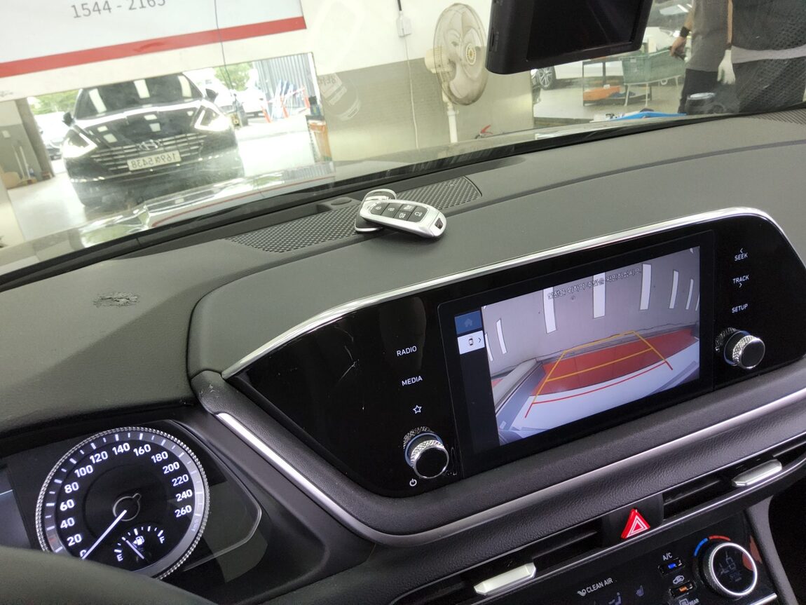 HYUNDAI SONATA (DN8) HYBRID 2.0 HEV MODERN 2022 - zdjęcie 17