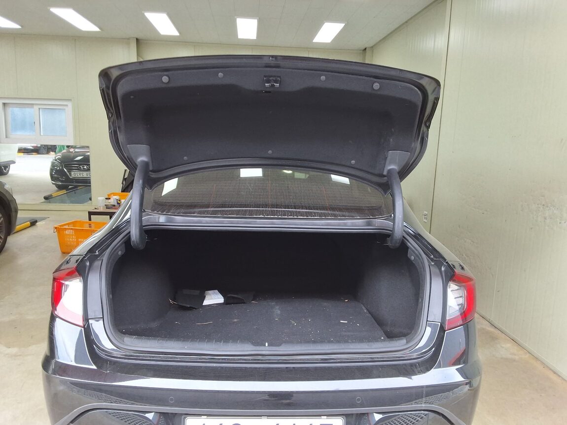HYUNDAI SONATA (DN8) HYBRID 2.0 HEV MODERN 2023 - zdjęcie 17