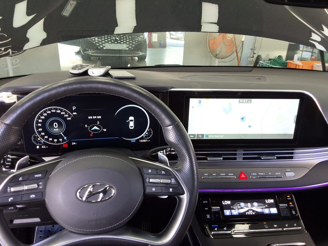 HYUNDAI THE NEW GRANDEUR IG GASOLINE 2.5 CALLIGRAPHY 2022 - zdjęcie 18