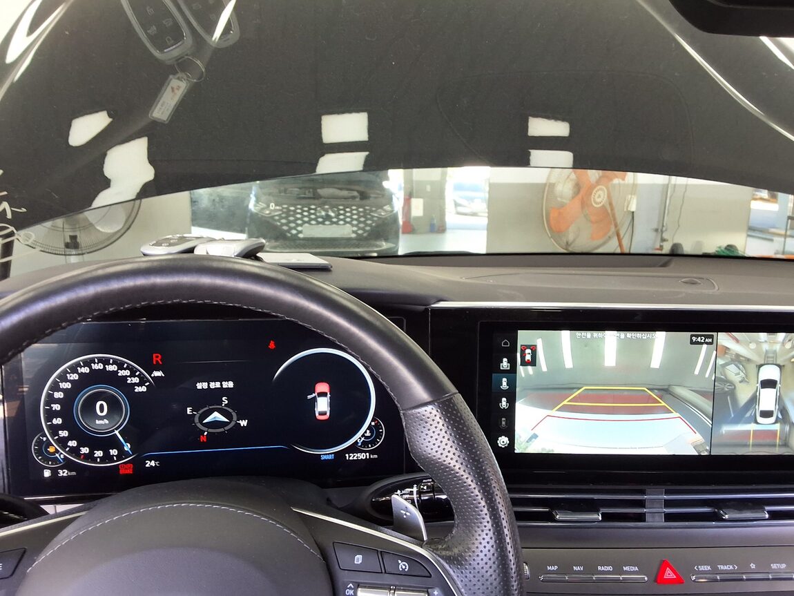 HYUNDAI THE NEW GRANDEUR IG GASOLINE 2.5 CALLIGRAPHY 2022 - zdjęcie 19