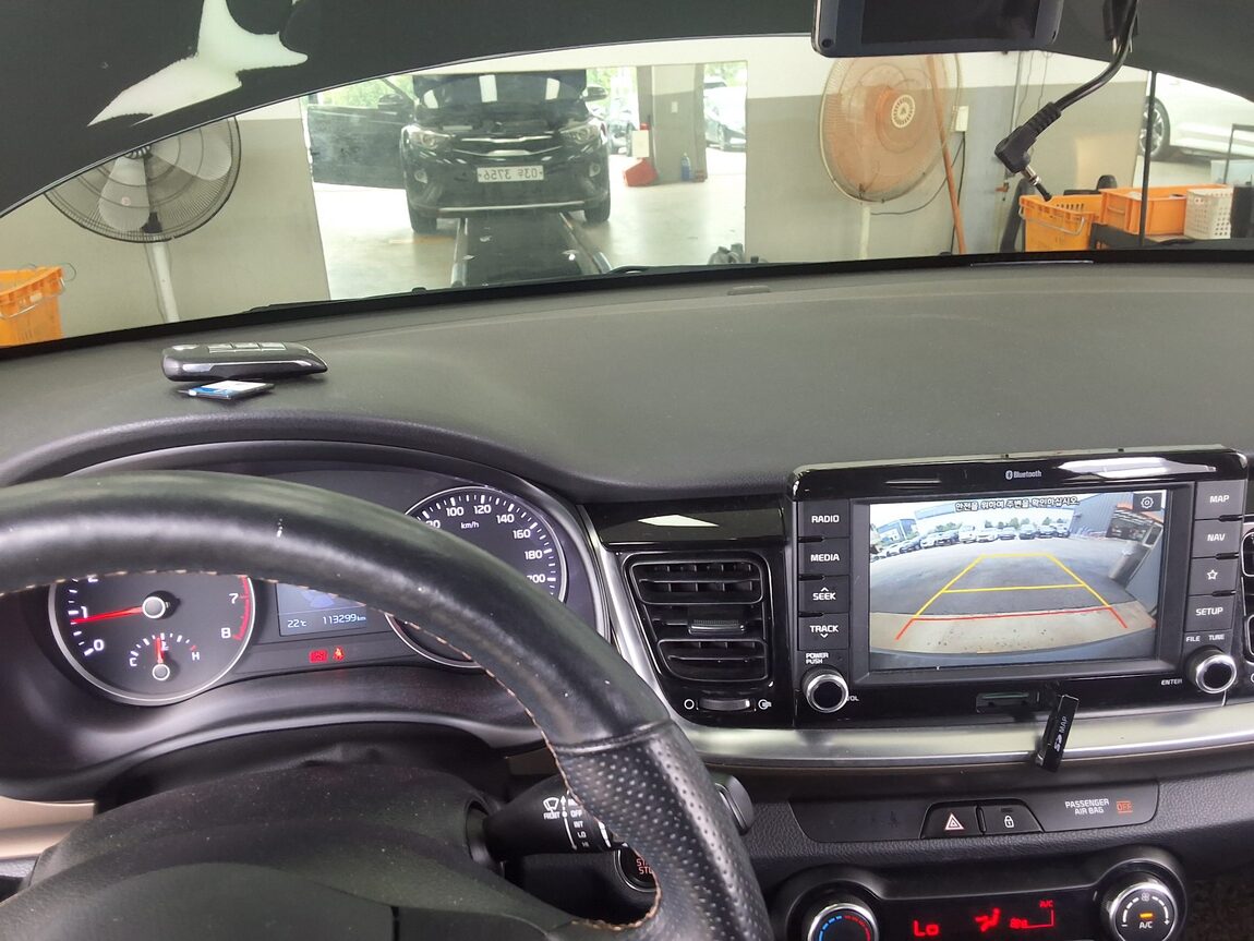 KIA STONIC 1.0 GASOLINE PRESTIGE 2019 - zdjęcie 19