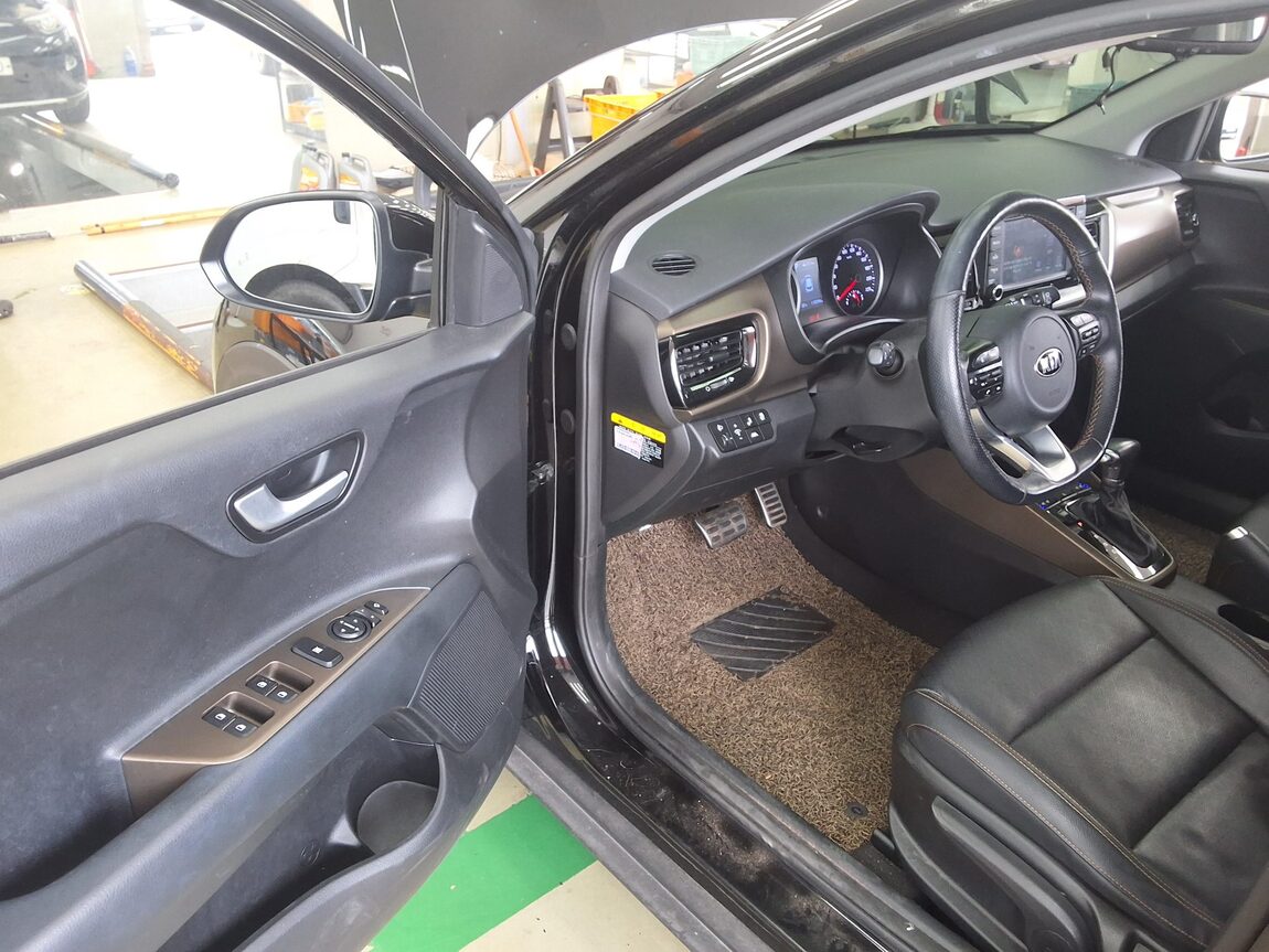 KIA STONIC 1.0 GASOLINE PRESTIGE 2019 - zdjęcie 11