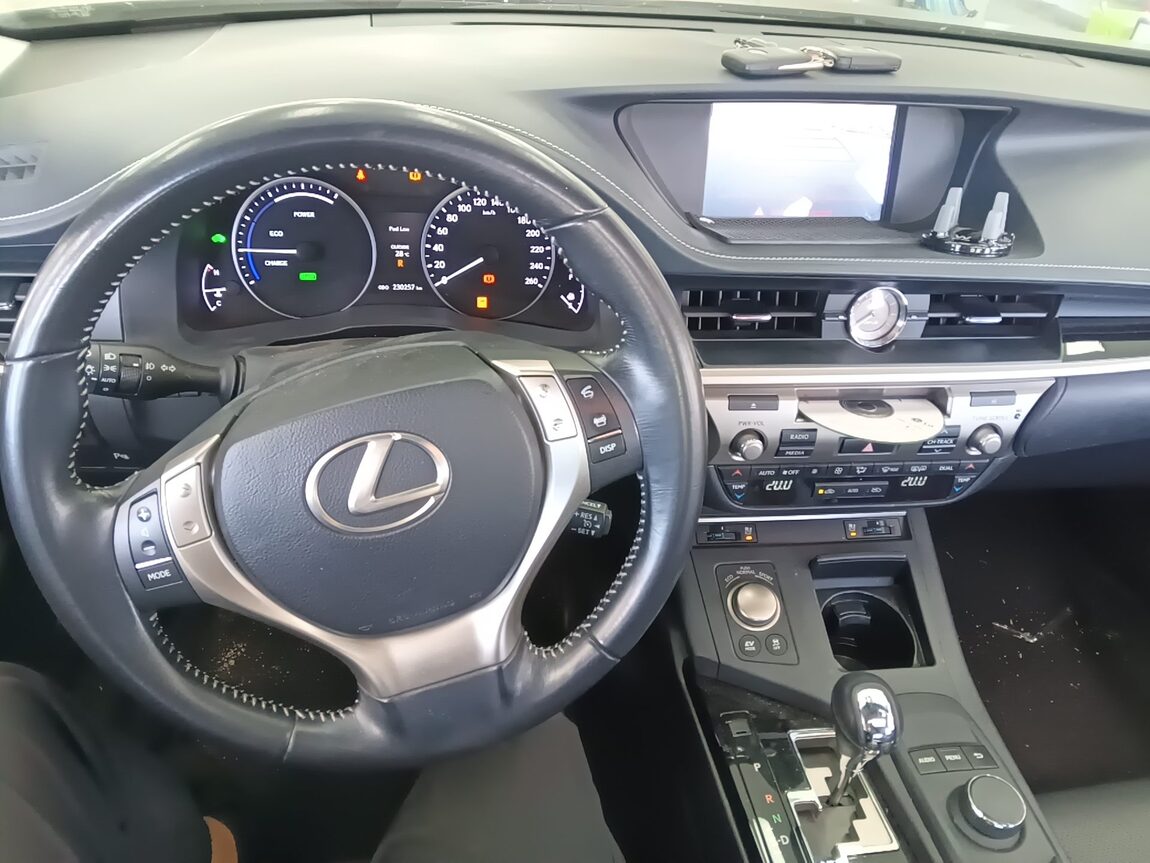 LEXUS ES (6TH GEN) 300h 2015 - zdjęcie 11