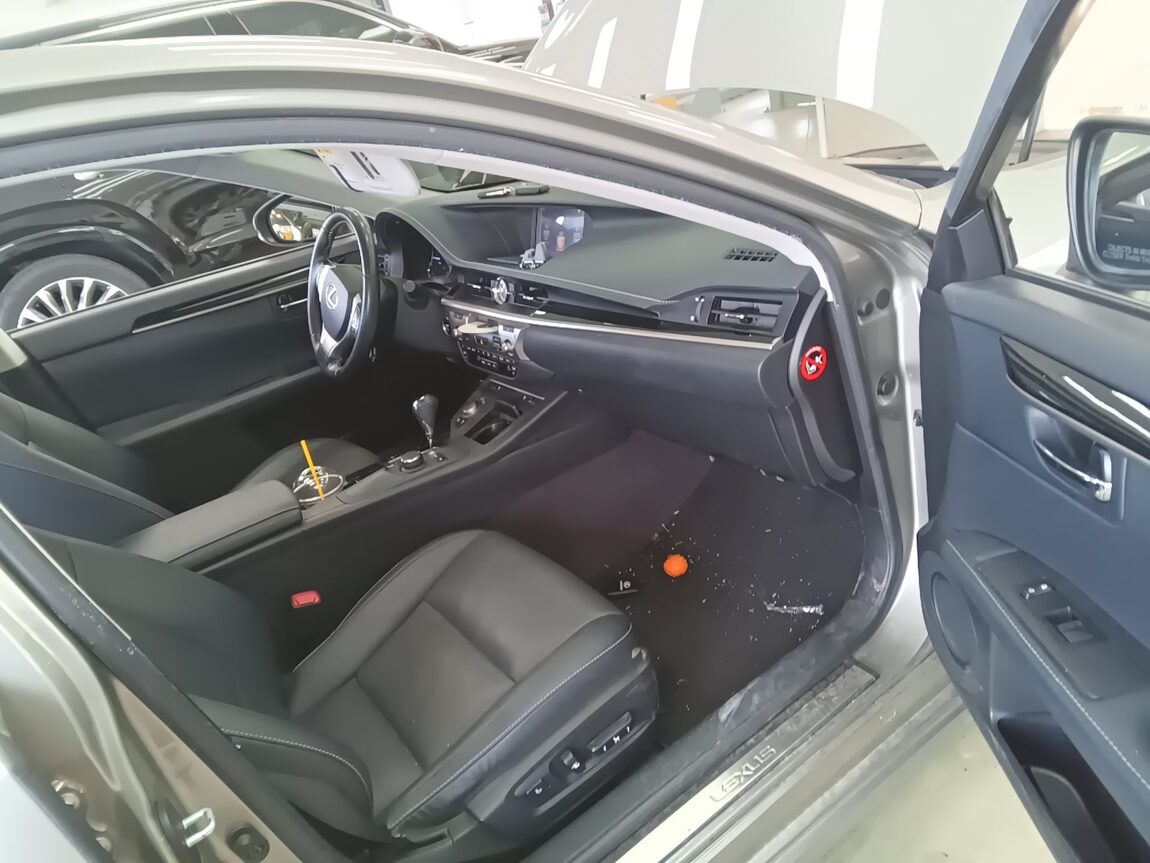 LEXUS ES (6TH GEN) 300h 2015 - zdjęcie 14