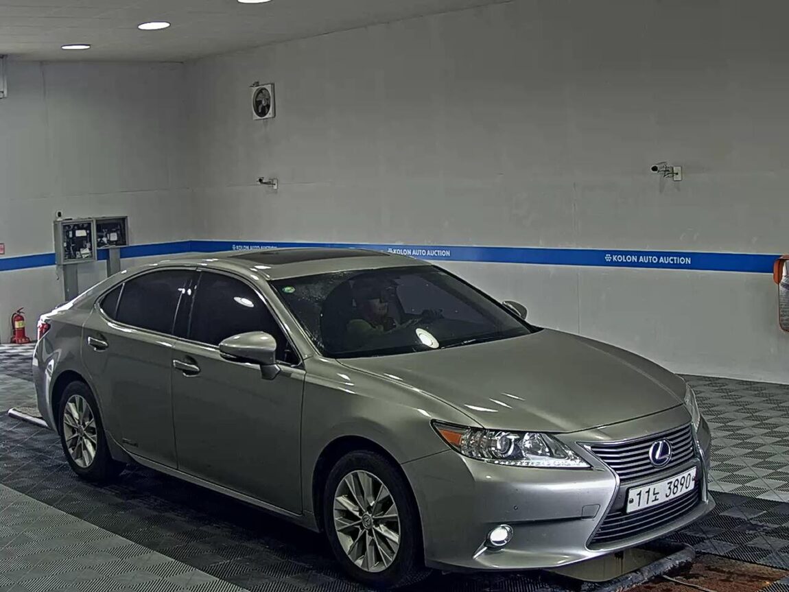 LEXUS ES (6TH GEN) 300h 2015 - zdjęcie 3