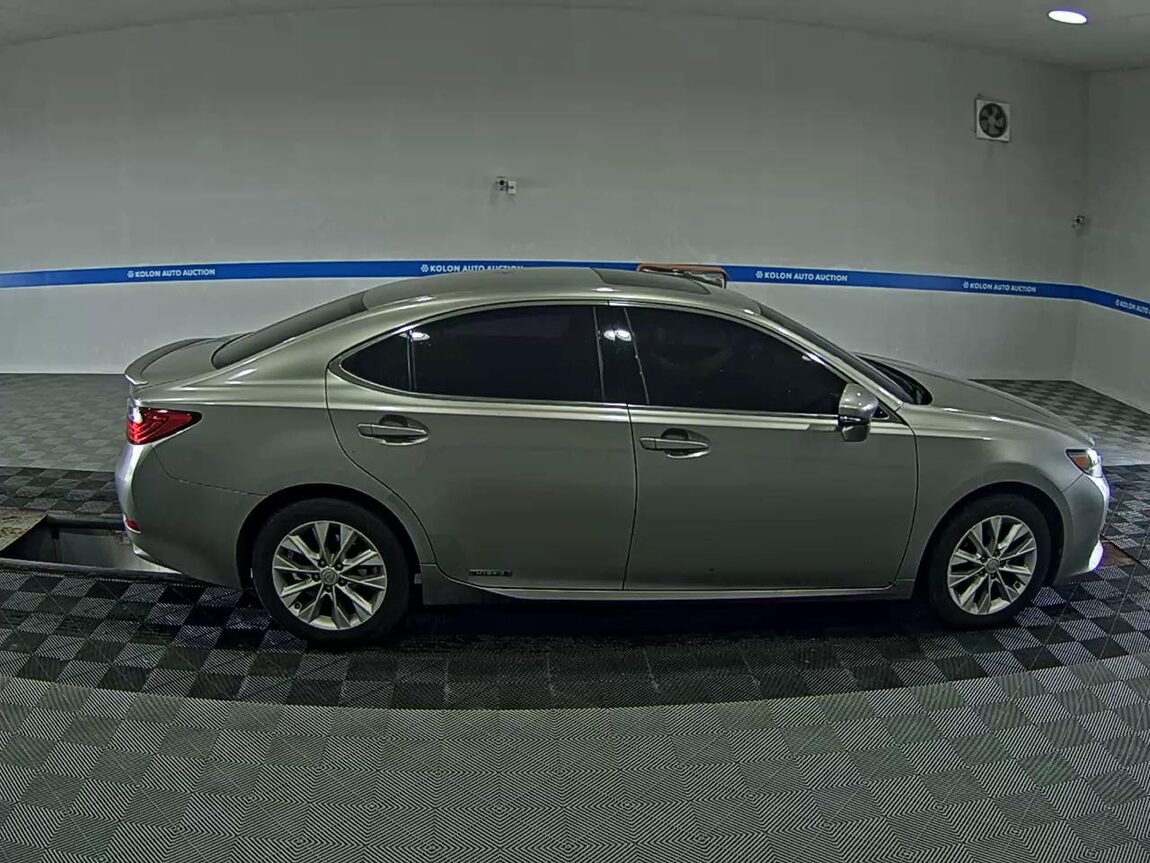 LEXUS ES (6TH GEN) 300h 2015 - zdjęcie 4