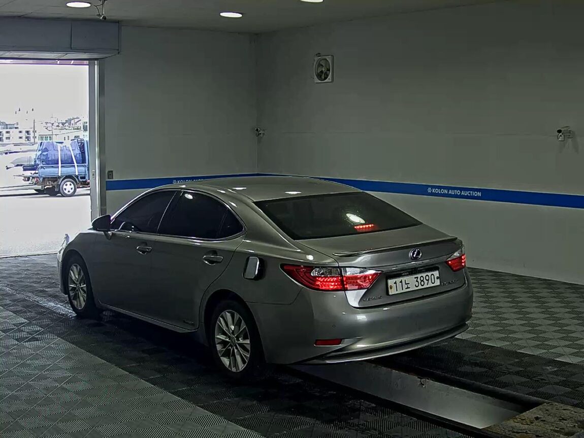 LEXUS ES (6TH GEN) 300h 2015 - zdjęcie 6