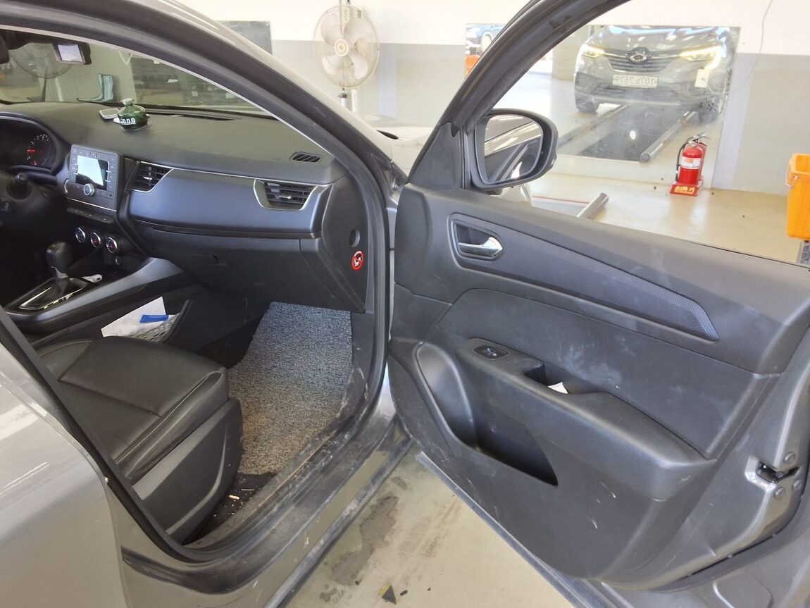 RENAULT (SAMSUNG) XM3 1.6 GTe LE 2020 - zdjęcie 14