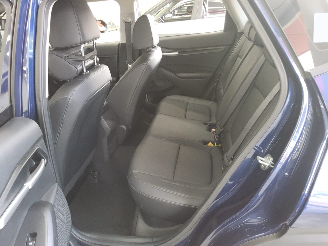 KIA SELTOS 1.6 GASOLINE 2WD TRENDY 2023 - zdjęcie 12