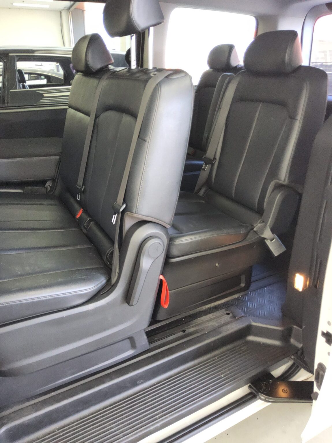 HYUNDAI STARIA 2.2 DIESEL TOURER 11-SEATER 2WD MODERN 2022 - zdjęcie 12