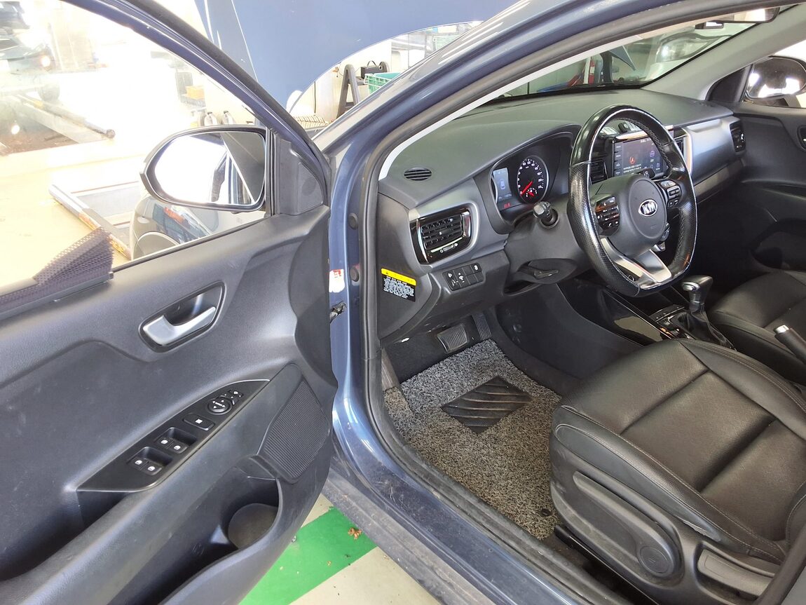 KIA STONIC U2 1.6 DIESEL TRENDY 2019 - zdjęcie 11