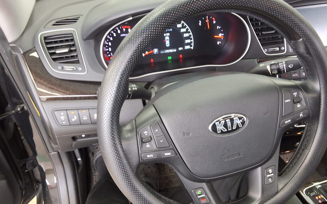 KIA THE NEW K7 2.4 GDI PRESTIGE SPECIAL 2014 - zdjęcie 17
