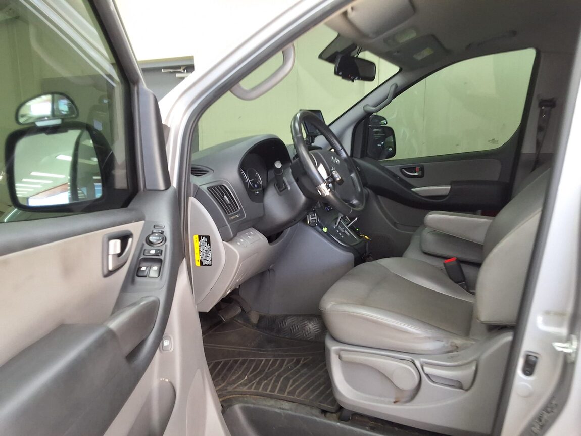 HYUNDAI THE NEW GRAND STAREX 3-SEATER DIESEL VAN SMART 2021 - zdjęcie 11