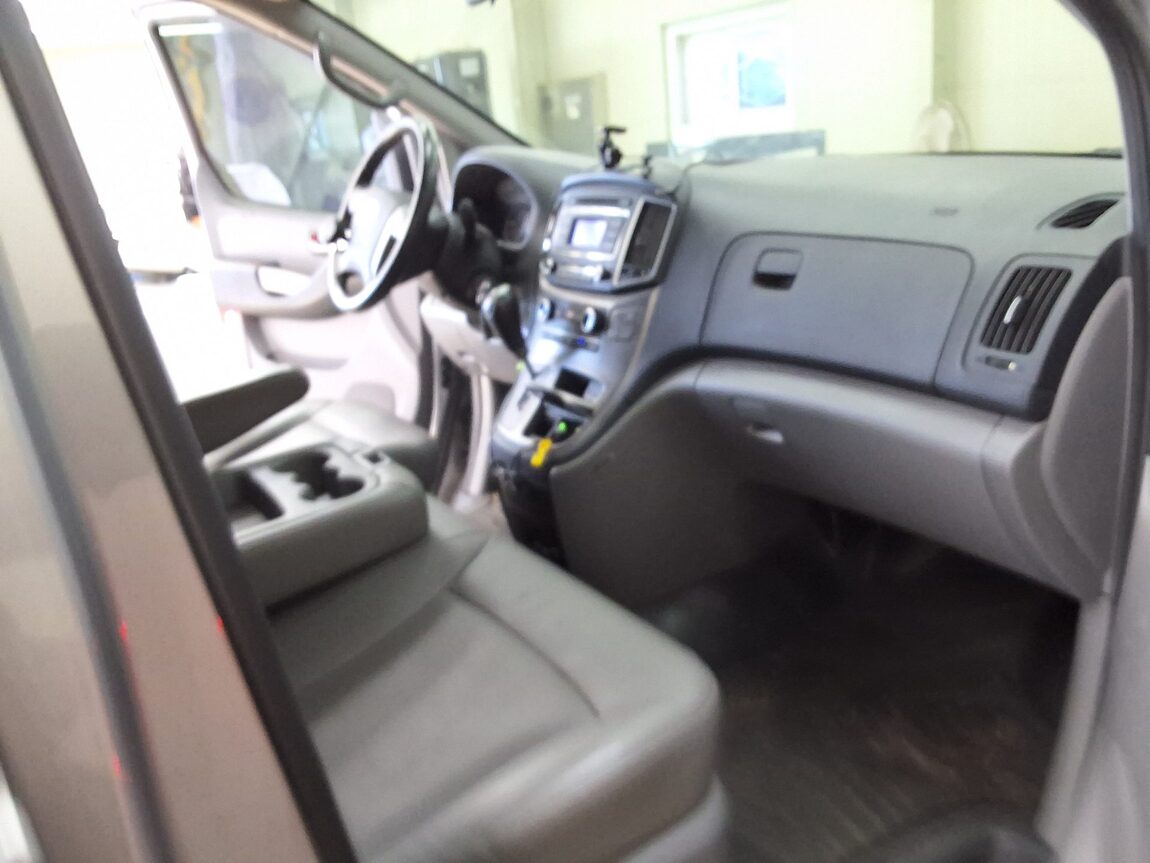 HYUNDAI THE NEW GRAND STAREX 3-SEATER DIESEL VAN SMART 2021 - zdjęcie 15