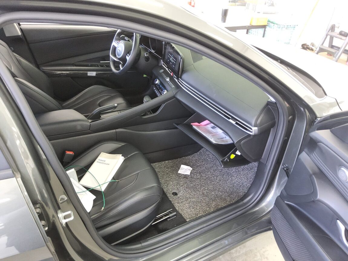 HYUNDAI AVANTE (CN7) 1.6 GASOLINE MODERN 2021 - zdjęcie 14
