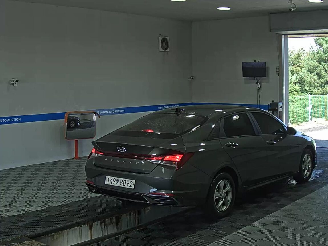 HYUNDAI AVANTE (CN7) 1.6 GASOLINE MODERN 2021 - zdjęcie 5