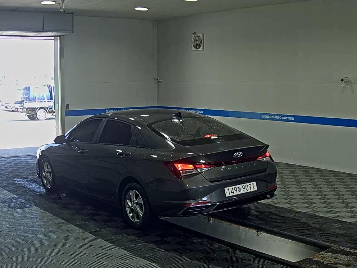 HYUNDAI AVANTE (CN7) 1.6 GASOLINE MODERN 2021 - zdjęcie 6