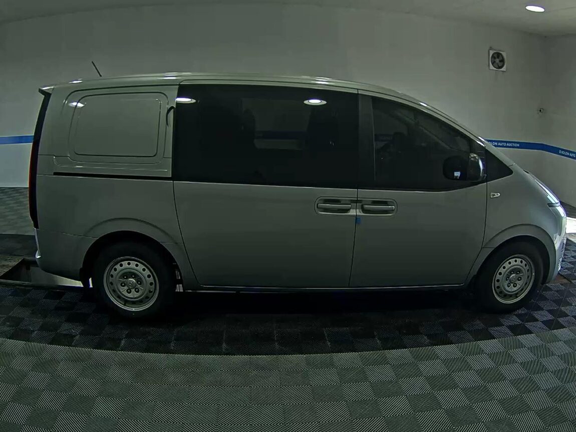 HYUNDAI STARIA 2.2 DIESEL CARGO 5-SEATER SMART 2022 - zdjęcie 4