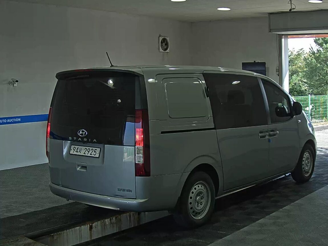 HYUNDAI STARIA 2.2 DIESEL CARGO 5-SEATER SMART 2022 - zdjęcie 5