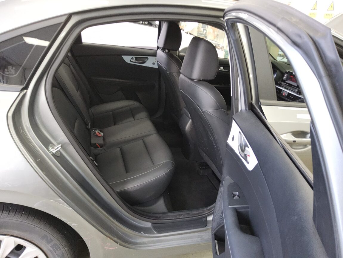 KIA ALL NEW K3 1.6 GASOLINE TRENDY 2020 - zdjęcie 13